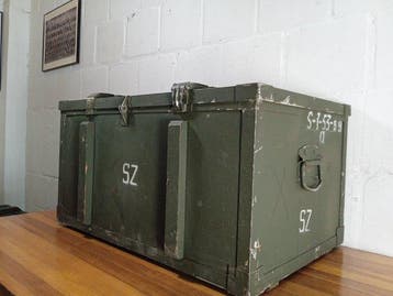 Kist - Grote militaire koffer - Hout, Metaal