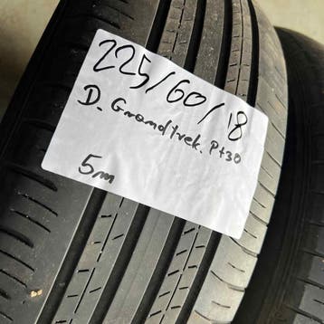 2 x Dunlop Grandtrek 225-60-18 18AZomerbanden 5mm, 18 inch, Gebruikt, Ophalen of Verzenden, Band(en)