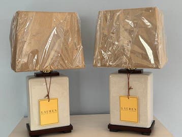 Ralph Lauren - Lamp (2) - Hout, porselein. - Luxe RL, Nieuw