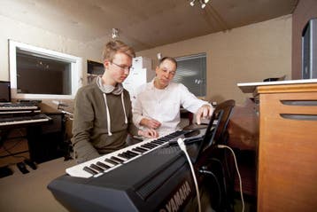 Pianoles/ keyboardles bij Sjoerd Roelofs Glanerbrug Enschede, Privéles, Elektrische instrumenten