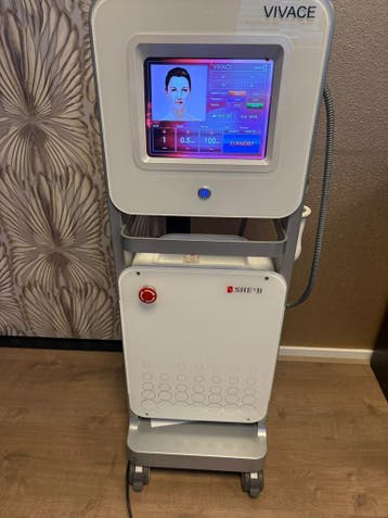 Vivace SHnB Microneedling 2.0 als Nieuw, Zo goed als nieuw, Scheren en Epileren