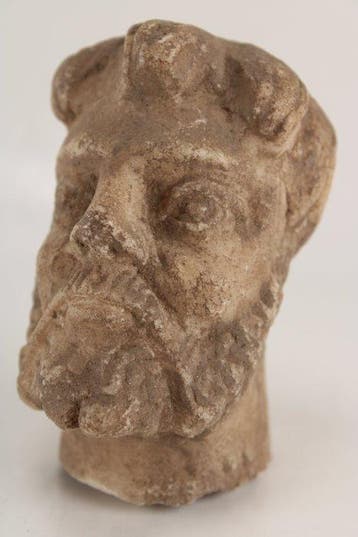 sculptuur, Head of a Bearded Deity - 8 cm - Albast