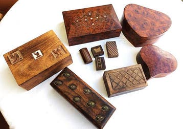 Sieradendoos (10) - Verguld messing, Steengoed, Thuya,, Antiek en Kunst