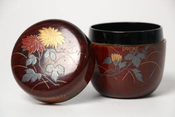 Theekistje / doosje - Hout - Chrysanthemum Maki-e, Antiek en Kunst