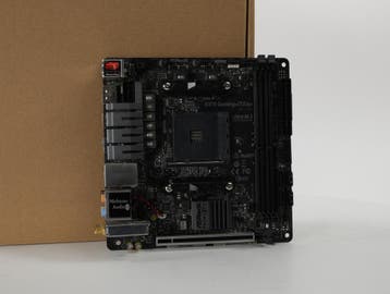 [RETOURDEAL] ASRock Fatal1ty X470 Gaming-ITX/ac  [Tweedek..., Computers en Software, Ophalen of Verzenden, Nieuw