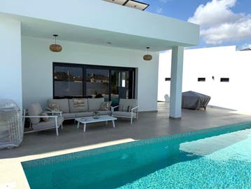 Luxe vakantiehuis - nu met korting, Bemiddelingsbureau, Dorp, Internet, In bergen of heuvels