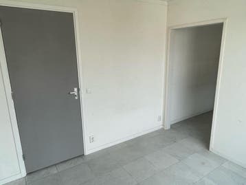 Te huur: Studio Hoge Larenseweg in Hilversum, Hilversum, Noord-Holland
