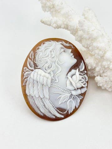 CASSIS MADAGASCARIENSIS Cameo - Handgegraveerde camee