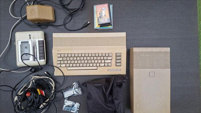 Commodore C64C - Computer - Zonder originele verpakking, Spelcomputers en Games, Spelcomputers | Overige Accessoires