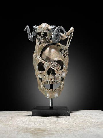 Beeld, NO RESERVE PRICE - Human Skull Devil Skeleton on