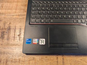Nette snelle Fujitsu LifeBook E5511 Windows 11 laptop, Computers en Software, Windows Laptops, 256GB NVME SSD, 2 tot 3 Ghz, Refurbished