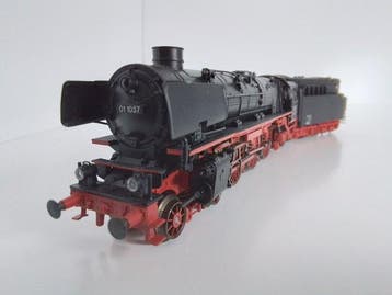 Märklin H0 - 39103 - Stoomlocomotief met tender (1) -, Nieuw