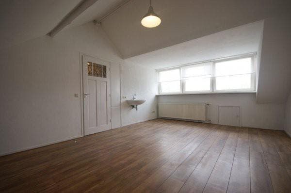 Woning te huur in Breda - 18 m² - 1 kamer(s), Huizen en Kamers, Huizen te huur, Noord-Brabant, Overige soorten