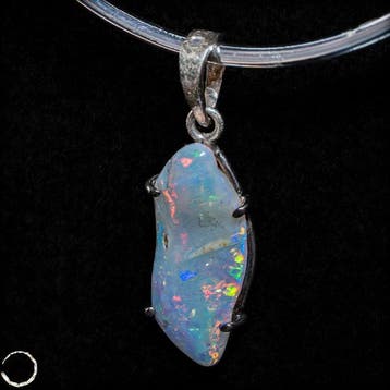 Uniek Blue Cliff Opal – Een dans van licht uit het hart van