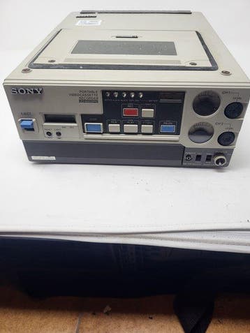 Sony VO-6800PS Portable U-matic SP Videocassette Recorder -