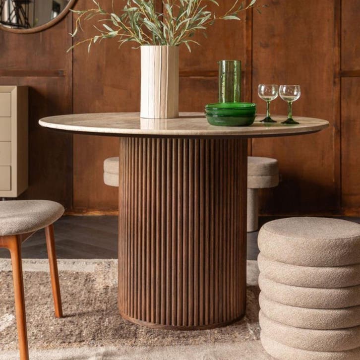 *WOONWINKEL* Dutchbone Arda Ronde Eettafel Travertin Walnoot, Huis en Inrichting, Tafels | Eettafels, Nieuw, Verzenden