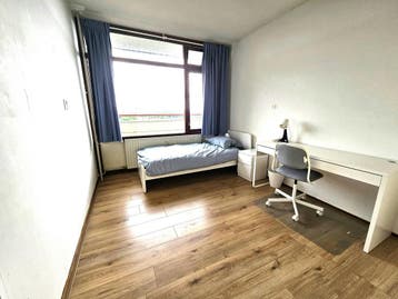 Kamer te huur in Capelle Aan Den IJssel - 10 m² - 1 kamer(s), Rotterdam