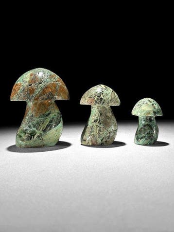 GEEN MINIMUMPRIJS - Prachtige set van 3 groene smithsoniet, Antiek en Kunst