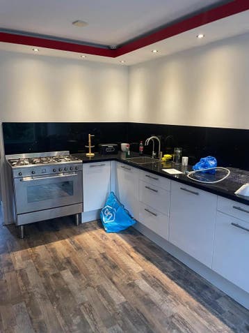 Te huur: Kamer Hermine Moquettestraat in Rotterdam, Huizen en Kamers, Kamers te huur
