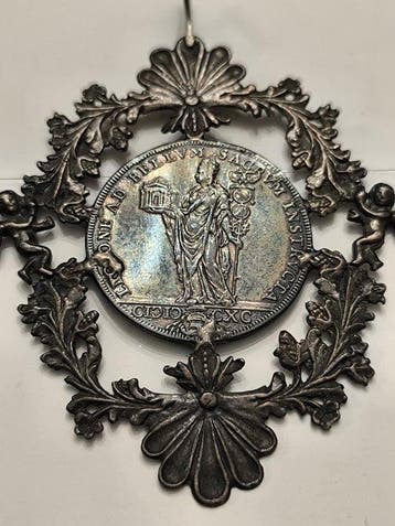 Pausselijk Staat. Alessandro VIII 1690. Piastra 1690 -