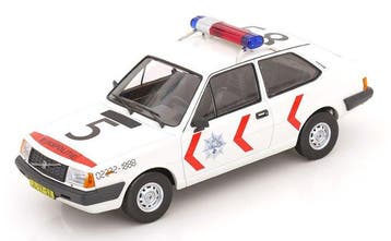 Triple9 1:18 - Modelauto - Volvo 343 - 1982 - Rijkspolitie, Nieuw
