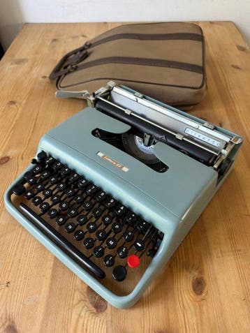 Marcello Nizzoli - Olivetti, Lettera 22 - Typemachine -