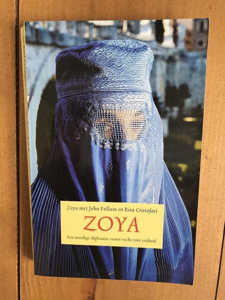 ZOYA - Zoya 9789022531716, Boeken, Romans, Gelezen, Verzenden