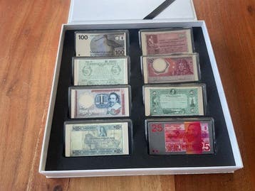 Nederland. 8 x zilveren miniatuur bankbiljetten.