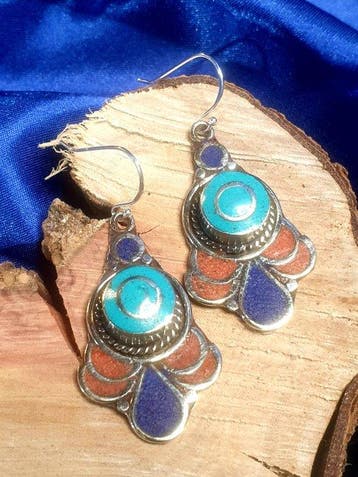 Tibetaans zilver, natuurlijk koraal, turkoois, lapis lazuli,