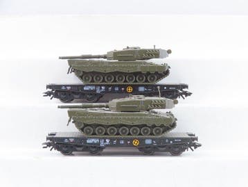 Trix H0 - Modeltrein goederenwagon (2) - 2x 4-assige platte, Hobby en Vrije tijd, Modeltreinen | H0, Nieuw