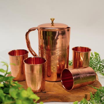Puur Koperen Set: Kan (±1,5 l) + 4 Bekers Bloempatroon Rand, Huis en Inrichting, Ophalen of Verzenden, Nieuw