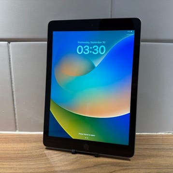 Apple iPad (5th Generation) 128GB Wifi - Mobiele telefoon, Nieuw
