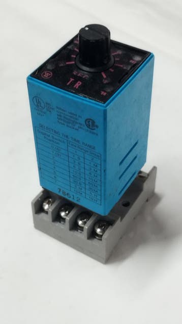 ELECTRONIC TIMER  TYPE  TRN 1P  VOLTS 120AC  CONTACT RATING, Verzenden, Gebruikt, Overige typen