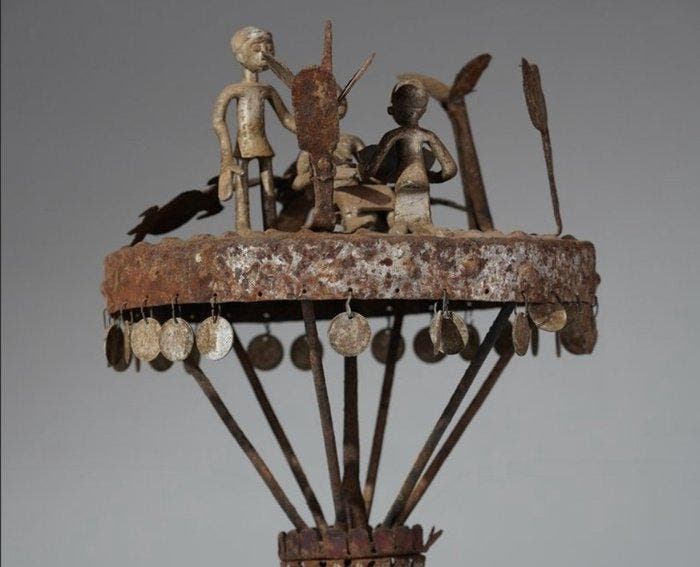 Een ijzeren sculptuur - Fon - Benin (Zonder minimumprijs), Antiek en Kunst, Kunst | Niet-Westerse kunst