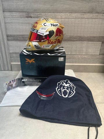 Max Verstappen - 2022 - Scale 1/2 helmet, Nieuw
