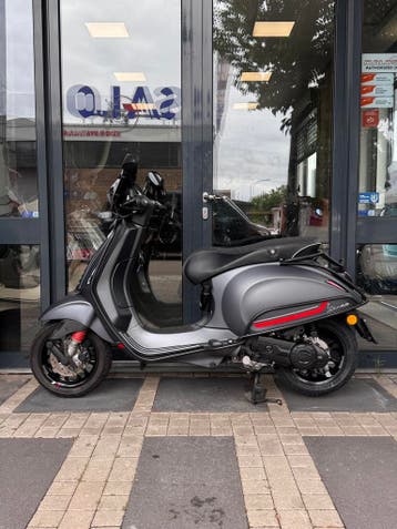 Vespa Sprint Brom E5 2023 | 8200km | Led | BTW | Garantie, Fietsen en Brommers, Overige modellen, Maximaal 45 km/u, Ophalen of Verzenden