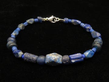 Oud-Bactriaans Armband van lapis lazuli kralen met Romeinse