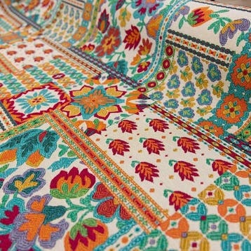 BA272 - Gobelinweefsel “Ethnic Patchwork” – Bloemen- en