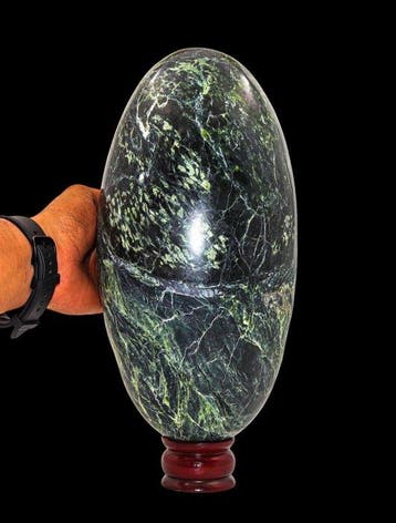 8,3 kg Grote handgesneden groene Hantigyrite Teisky Jade