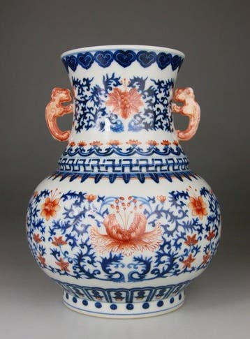 Prachtige Hu-porseleinen vaas - Blauw en wit - IJzerrood -, Antiek en Kunst