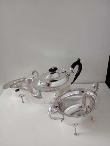Theepot (3) - Verzilverd - James Dixon & Sons, Antiek en Kunst