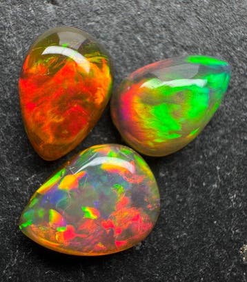 Opaal Cabochons- 1.1 g - (3)