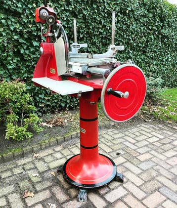 GEVRAAGD OUDE BERKEL SNIJMACHINE VLEESSNIJMACHINE DRAAIWIEL