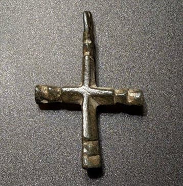 Middeleeuwen, kruisvaardersperiode Brons Zeer elegante kruis