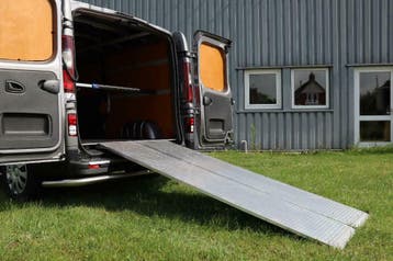 Oprijplaten onder de vloer van uw bedrijfswagen, Auto diversen, Ophalen of Verzenden