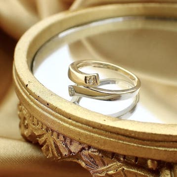 Bicolor gouden ring met diamantjes; Toi et moi, Gebruikt, Ophalen of Verzenden, Kleiner dan 17, Met edelsteen