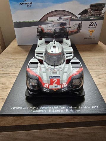 Spark 1:18 - Model raceauto - Porsche 919 Hybrid #2 : Timo, Nieuw