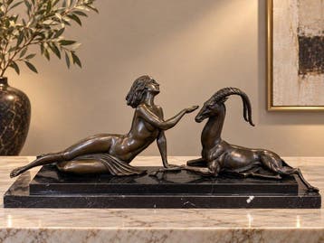 sculptuur, Art Deco bronzen sculptuur – Elegante vrouw met, Antiek en Kunst