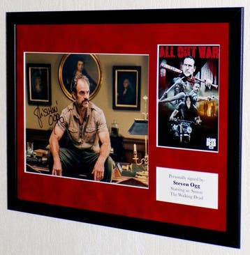The Walking Dead - Steven Ogg (Simon) Premium framed, signed, Nieuw