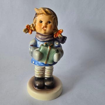 Goebel - Beeldje - Hummel #2106 - Christmas time - TMK8 -